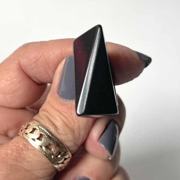 Vintage 6 Lucite Ring Black Trapezoid Statement Mid Century Modern Geometric - Picture 8 of 16